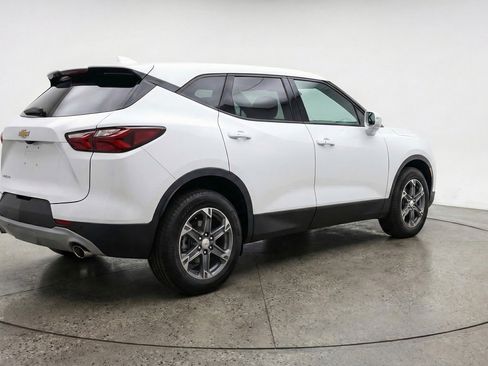 Used 2025 Chevrolet Blazer LT image 9