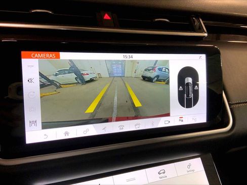 Used 2018 Land Rover Range Rover Velar R-Dynamic HSE image 30