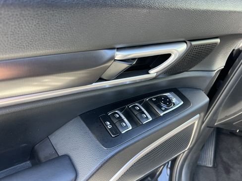 Certified 2025 Kia Telluride LX image 23
