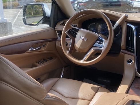 Used 2016 Cadillac Escalade ESV Platinum image 35