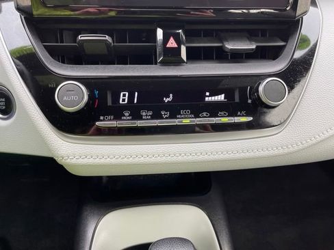 Used 2024 Toyota Corolla SE image 18