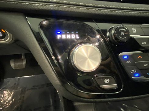 Used 2018 Chrysler Pacifica Limited w/ S Appearance Package image 31