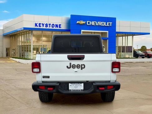 Used 2023 Jeep Gladiator Rubicon AWD/4WD image 6