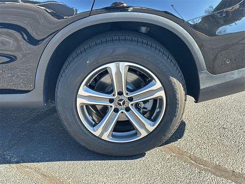 Certified 2022 Mercedes-Benz GLC 300 image 22