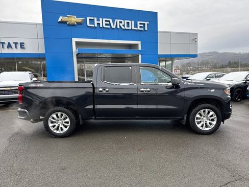 Used 2023 Chevrolet Silverado 1500 Custom image 3