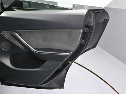 Used 2023 Tesla Model Y Long Range image 40