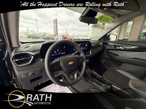 Used 2025 Chevrolet TrailBlazer LT image 14