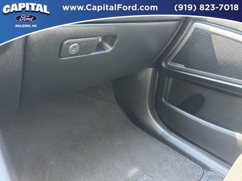 Used 2025 Kia Telluride S AWD/4WD image 28