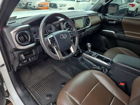 Certified 2019 Toyota Tacoma Limited AWD/4WD image 15