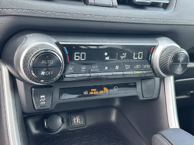 Certified 2024 Toyota RAV4 LE AWD/4WD image 29