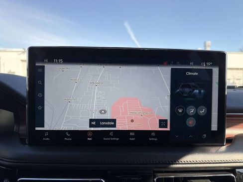 Certified 2023 Lincoln Nautilus Reserve w/ Equipment Group 202A image 23