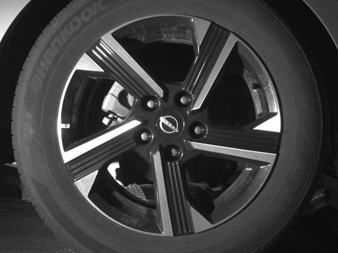 Used 2025 Nissan Sentra SV FWD image 15