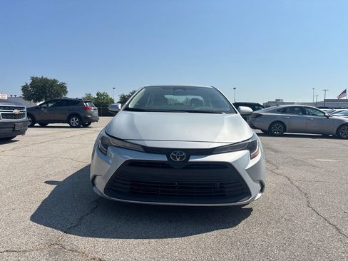 Used 2024 Toyota Corolla LE FWD image 3