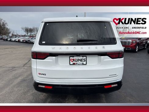 Used 2024 Jeep Wagoneer L Series II w/ Flexible Seating Group AWD/4WD image 6