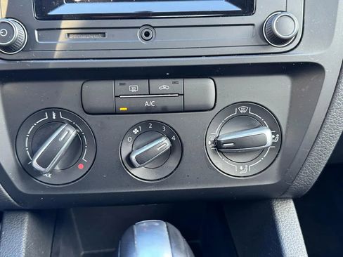 Used 2018 Volkswagen Jetta S FWD image 23