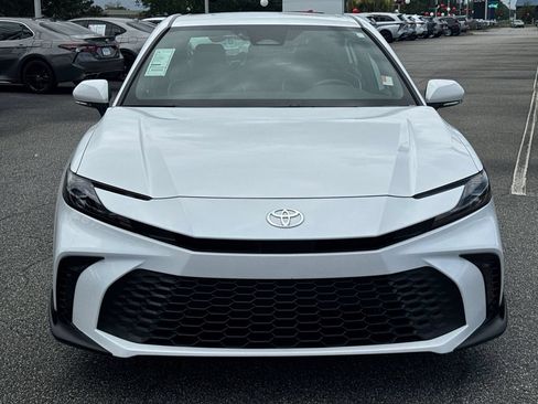Certified 2025 Toyota Camry SE FWD image 8
