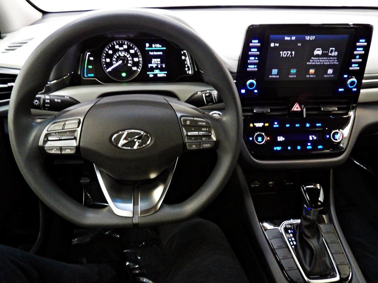 Used 2020 Hyundai Ioniq Blue FWD image 17