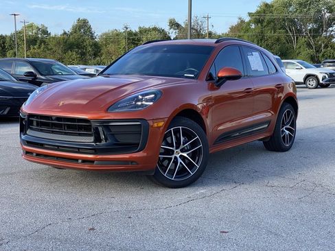 Used 2022 Porsche Macan image 3