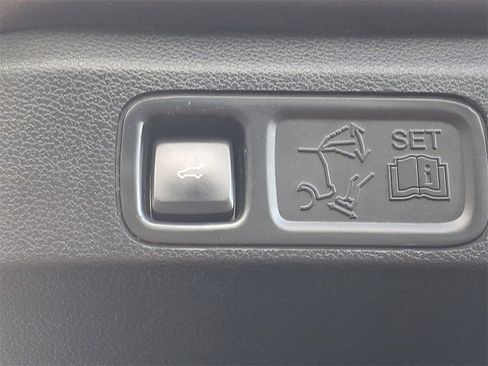 Used 2021 Ford Expedition Max Limited image 34