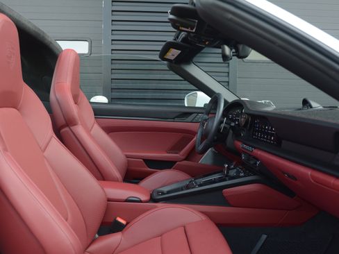 Certified 2023 Porsche 911 Targa 4 GTS AWD/4WD image 27