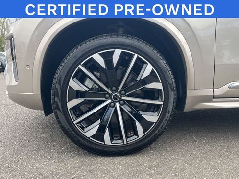 Certified 2025 Volvo XC90 T8 Ultra AWD/4WD image 28