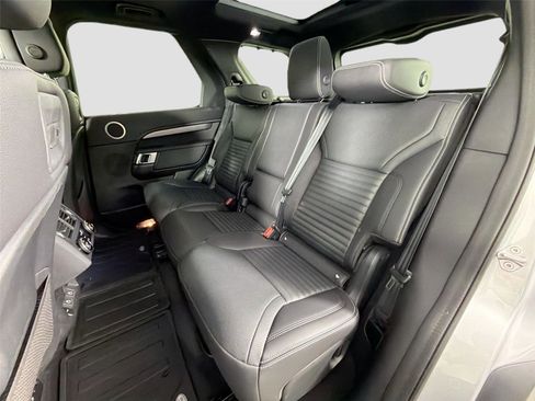 Certified 2024 Land Rover Discovery Dynamic SE AWD/4WD image 23