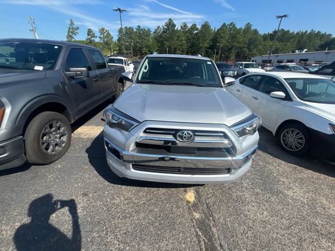 Used 2023 Toyota 4Runner Limited AWD/4WD image 13