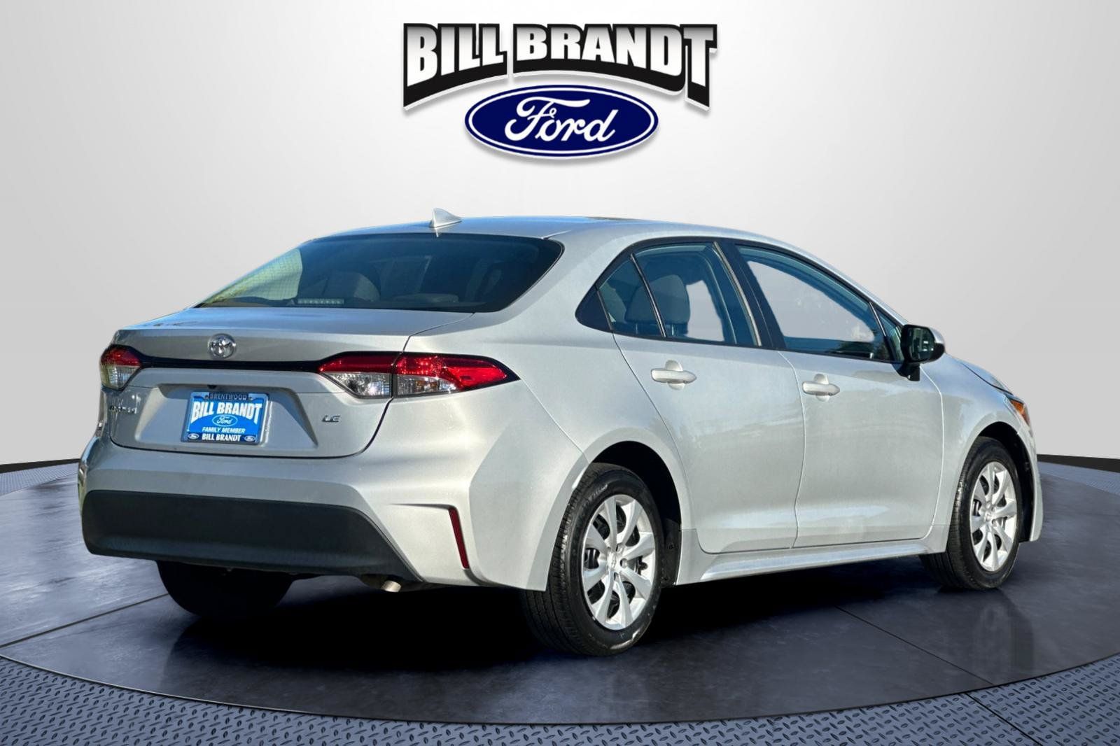 Used 2024 Toyota Corolla LE FWD image 3