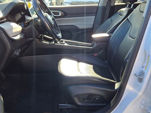 Used 2022 Jeep Compass Limited image 21