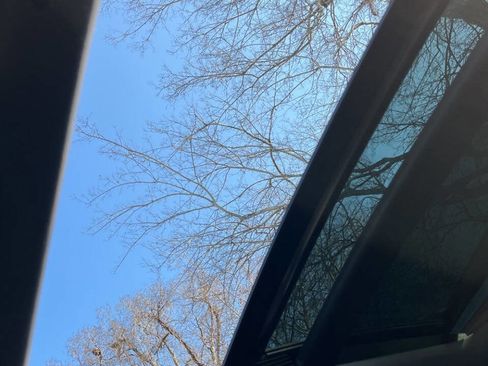 Used 2017 Kia Cadenza Technology image 4