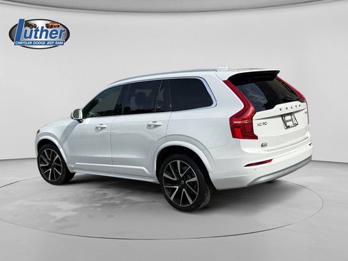 Used 2022 Volvo XC90 T6 Momentum AWD/4WD image 3