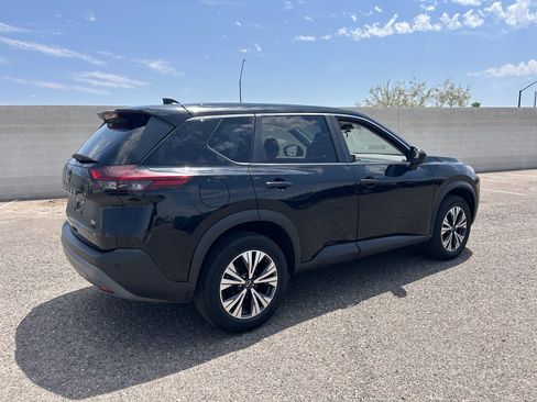 Used 2023 Nissan Rogue SV FWD image 7