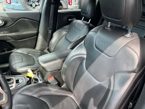 Used 2017 Jeep Cherokee Limited AWD/4WD image 13