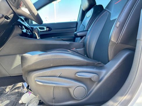 Used 2025 Jeep Compass Trailhawk image 25