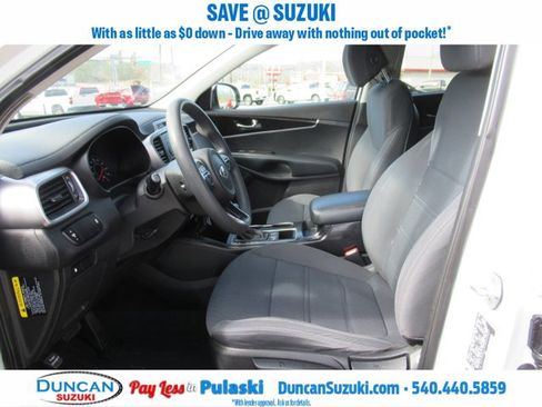 Used 2017 Kia Sorento LX image 10