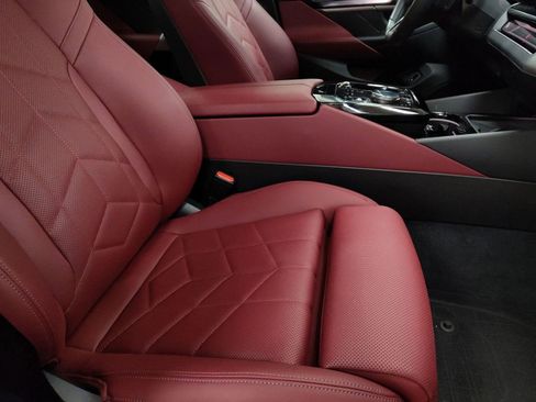 Used 2025 BMW i5 xDrive40 w/ M Sport Package image 28