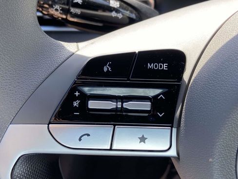 Certified 2026 Hyundai Elantra SE FWD image 25