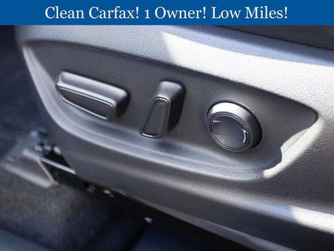 Used 2024 Toyota Corolla Cross XLE w/ Convenience Package image 21