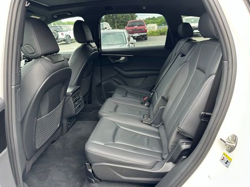 Used 2025 Audi Q7 3.0T Premium Plus AWD/4WD image 24