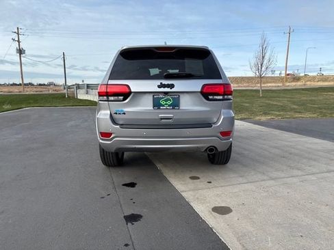 Used 2020 Jeep Grand Cherokee Altitude image 4