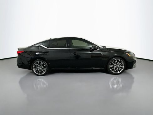 Used 2024 Nissan Altima 2.0 SR FWD image 4