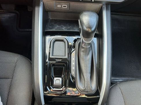 Used 2024 Chevrolet Colorado LT image 24