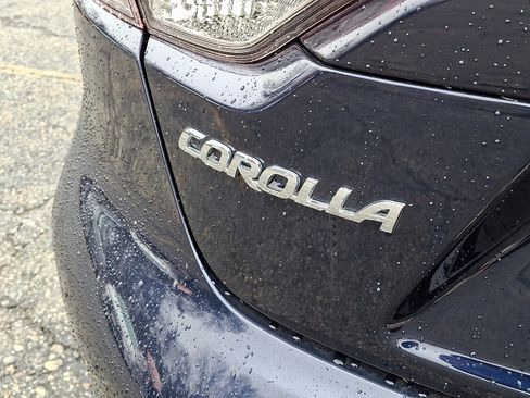 Used 2025 Toyota Corolla LE w/ LE Premium Package image 31