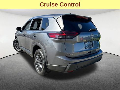 Used 2024 Nissan Rogue S image 10