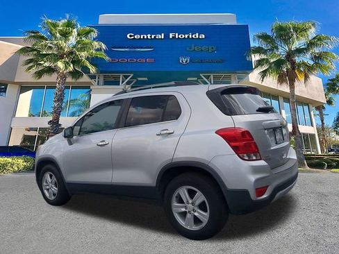 Used 2019 Chevrolet Trax LT w/ LT Convenience Package FWD image 7