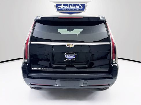 Used 2016 Cadillac Escalade Premium AWD/4WD image 7