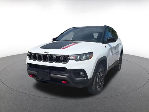 Used 2025 Jeep Compass Trailhawk AWD/4WD image 7