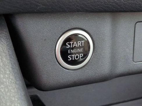 Certified 2022 Nissan Rogue SV FWD image 26