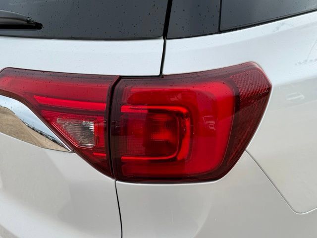 Used 2017 GMC Acadia Denali w/ Technology Package AWD/4WD image 12