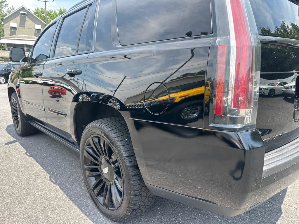 Used 2016 Cadillac Escalade Platinum AWD/4WD image 6